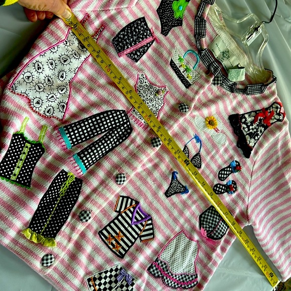 Fabulous Unique Cardigan - Picture 12 of 16